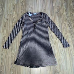 American Eagle- long sleeve dress size small.